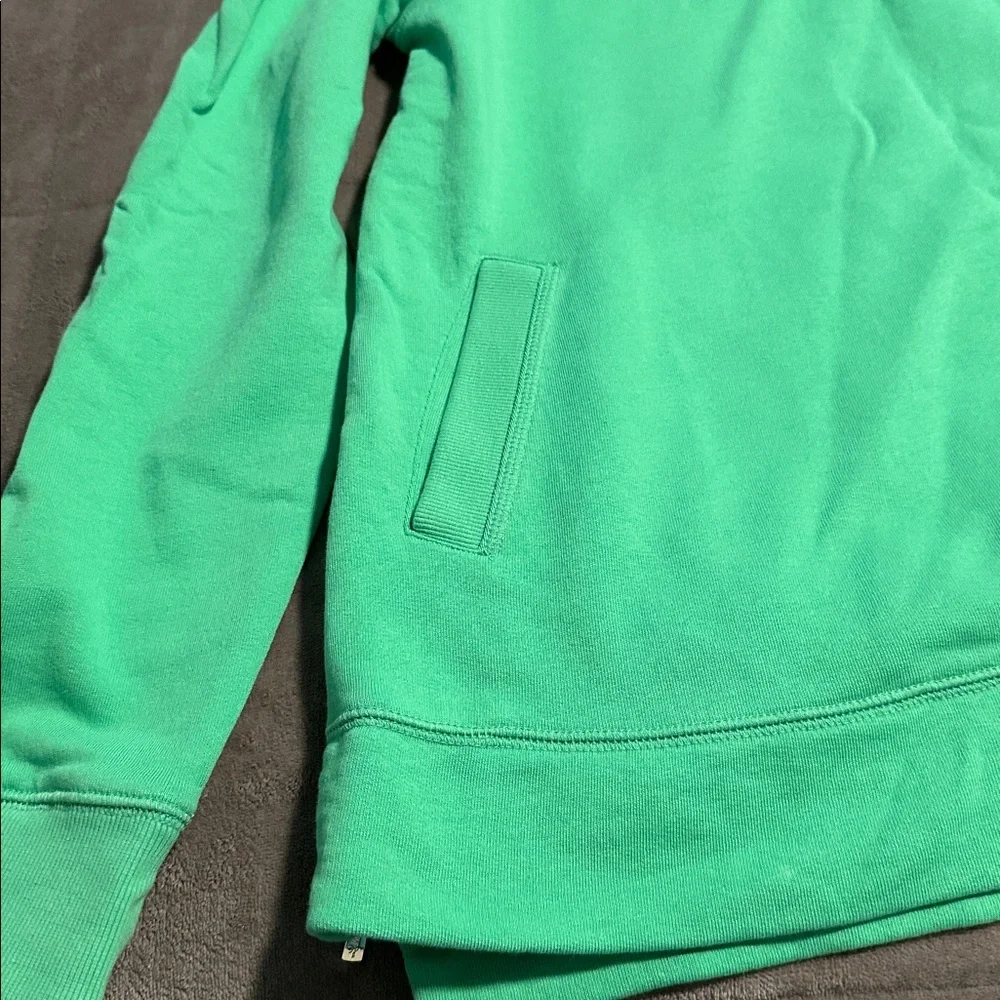 Lilly Pulitzer beach comber pullover - Picture 4 of 6